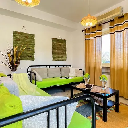 Livingapple Apartment