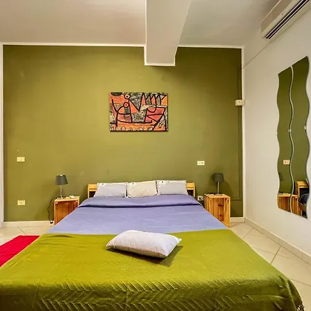 Livingapple Apartment