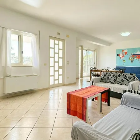 Livingapple Apartment
