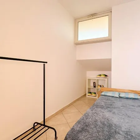 Livingapple Apartment *
